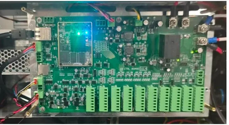 Плата управления роботом: клеммники для сенсоров и связи с ПЛК